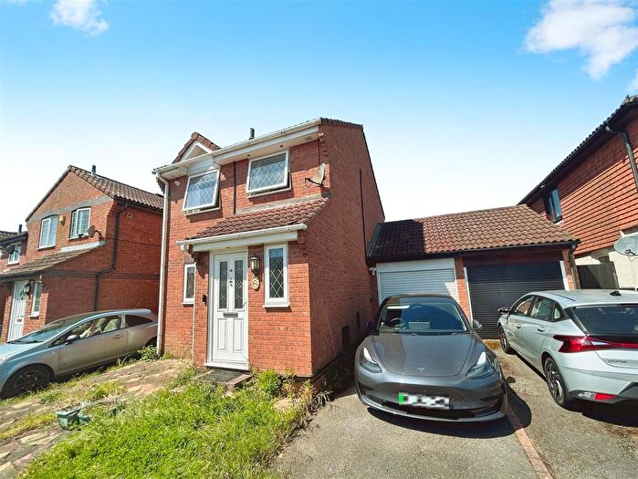 3 Bedroom Link Detached House For Sale In Drake Road, Willesborough, Ashford, TN24