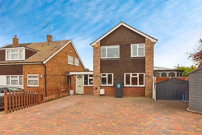 4 Bedroom Detached House For Sale In Cherry Tree Close, Southmoor, Abingdon, OX13