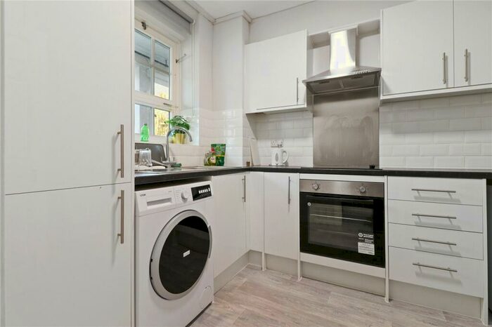 1 Bedroom Flat To Rent In Walker House, Phoenix Road, London, NW1