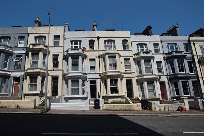 2 Bedroom Flat To Rent In Cambridge Road, Hastings, TN34