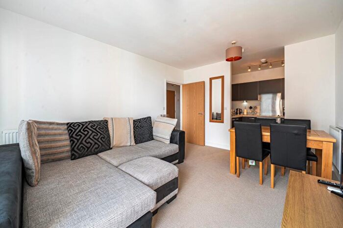 1 Bedroom Flat For Sale In Devons Road, London, E3