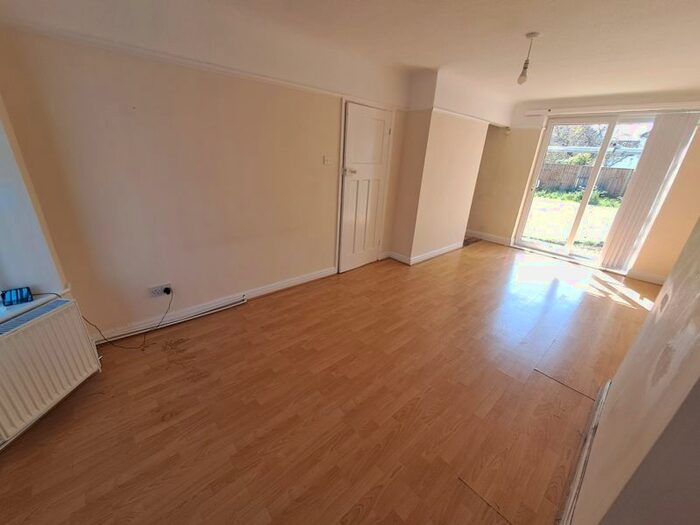 3 Bedroom Semi-Detached House To Rent In Lawton Avenue, Bootle, L20