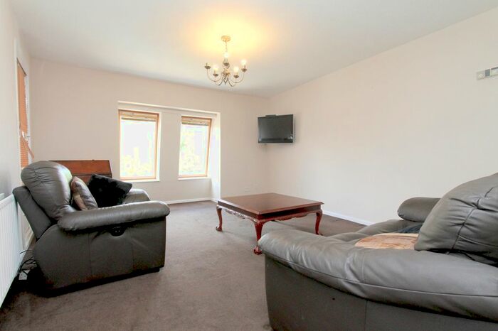 1 Bedroom Flat To Rent In Downside Close, London, SW19