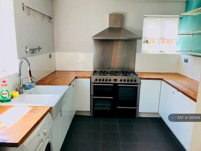 4 Bedroom Semi-Detached House To Rent In Keble Street, Winchester, SO22