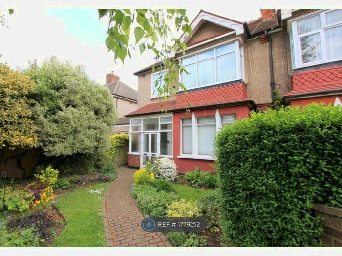 2 Bedroom Maisonette To Rent In Radnor Avenue, Harrow, HA1