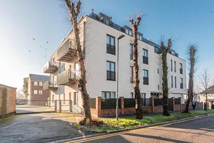 1 Bedroom Flat To Rent In Roxborough Avenue, Harrow, HA1