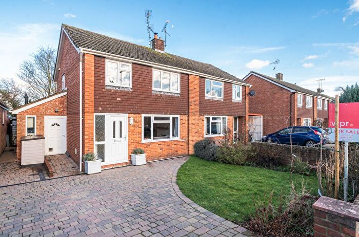 3 Bedroom Semi Detached House For Sale In Bolle Road, Alton, Hampshire, GU34