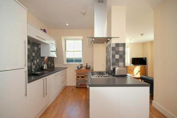 2 Bedroom Flat To Rent In Flat, Marchant House, New Marchants Passage, Bath, BA1