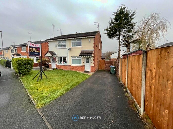 2 Bedroom Semi-Detached House To Rent In Penrose Gardens, Middleton, Manchester, M24