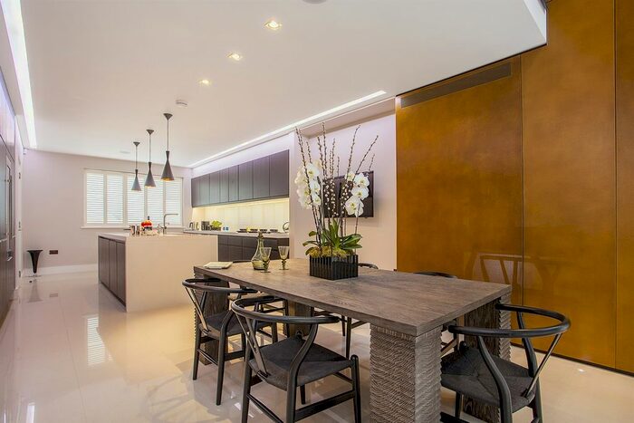 4 Bedroom Property To Rent In Limerston Street, London, SW10