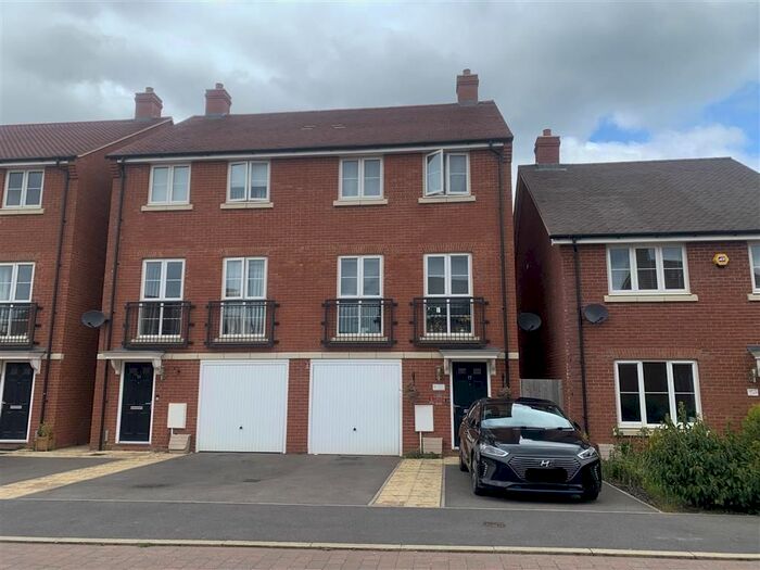 4 Bedroom Property To Rent In Merryweather Street, Aylesbury, HP18