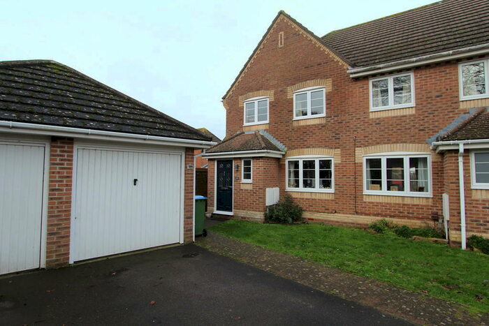 3 Bedroom End Of Terrace House To Rent In Watersmeet, Fareham, PO16