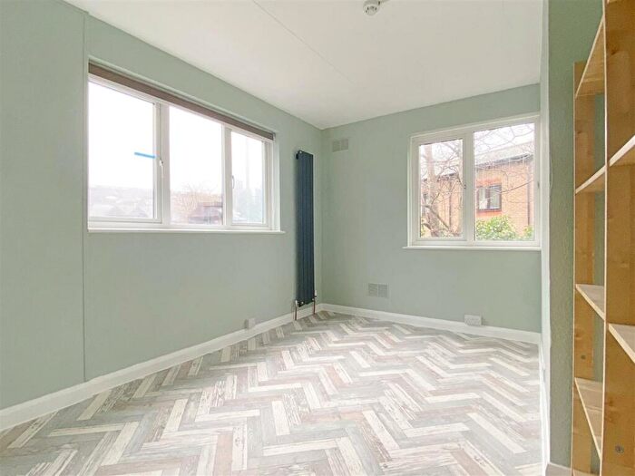 1 Bedroom Flat To Rent In Preston Road - Quiet Bed, BN1