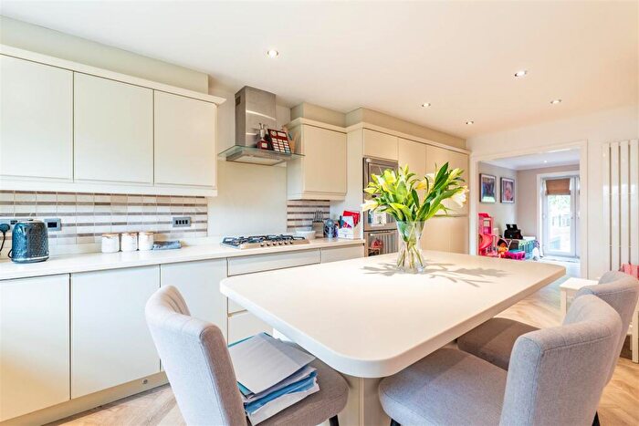 3 Bedroom Town House To Rent In Farington Court, Farington, Leyland, PR25