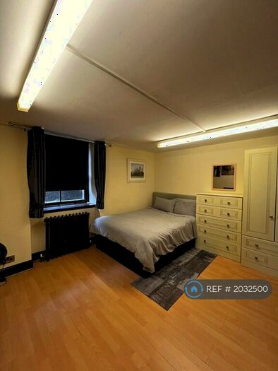 Studio To Rent In Holland Street, Glasgow, G2