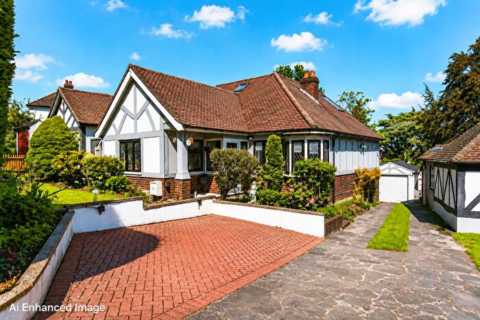 3 Bedroom Detached House For Sale In Chipstead Way, Banstead, SM7