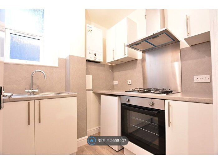 1 Bedroom Flat To Rent In Crescent Road, Luton, LU2