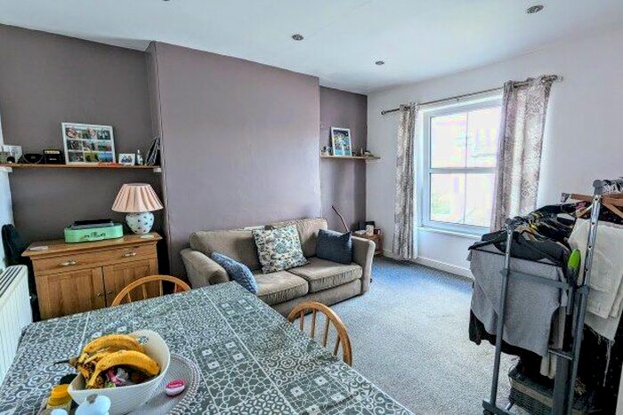 2 Bedroom Flat To Rent In Amity Place, Plymouth, PL4