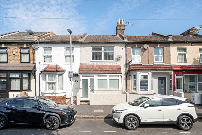 3 Bedroom Terraced House For Sale In Colegrave Road, London, E15