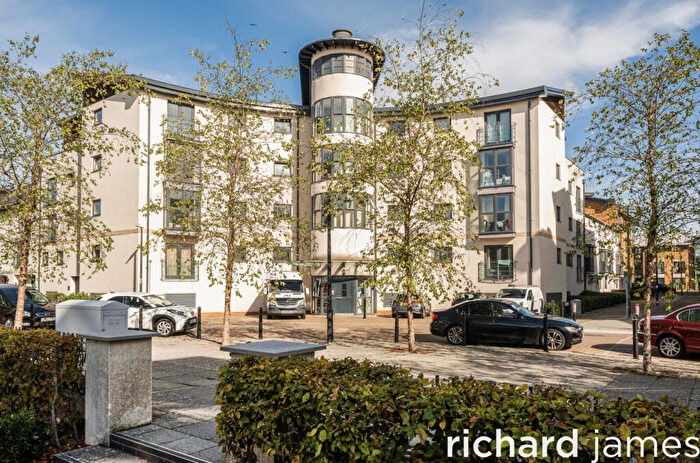2 Bedroom Apartment For Sale In Holly Court, Pasture Drive, Swindon, SN1