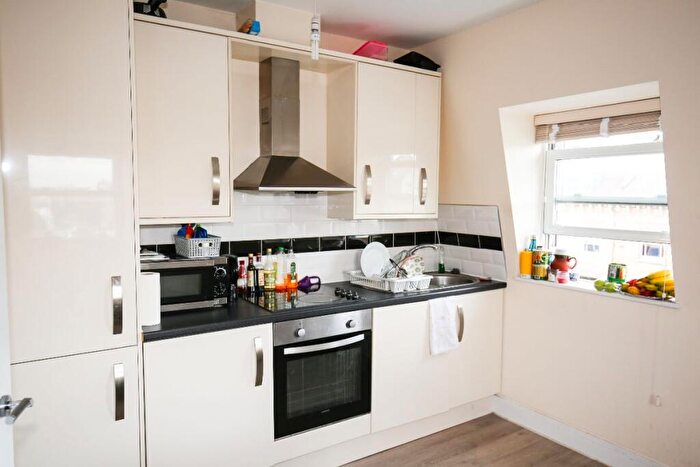2 Bedroom Flat To Rent In Holloway Road, London, N19
