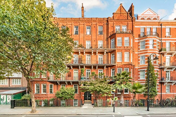 4 Bedroom Flat For Sale In Old Brompton Road, Earl's Court, SW5