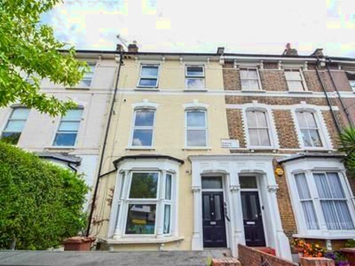 3 Bedroom Flat To Rent In Evering Road, London, N16