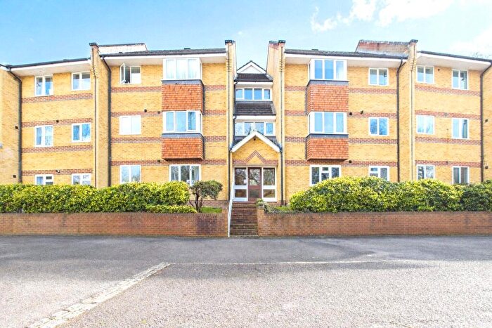 2 Bedroom Apartment To Rent In Wheeler Court, Armour Hill, Tilehurst, Reading, RG31