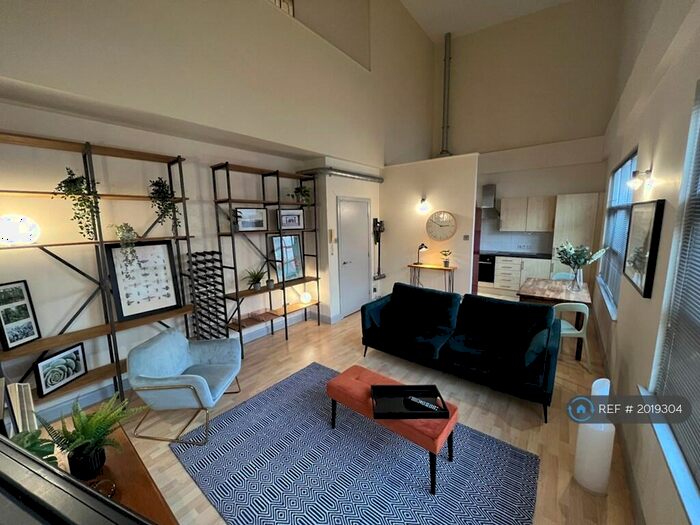 2 Bedroom Flat To Rent In Phase, Manchester, M4