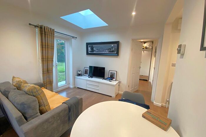 1 Bedroom Maisonette To Rent In Woking, GU22