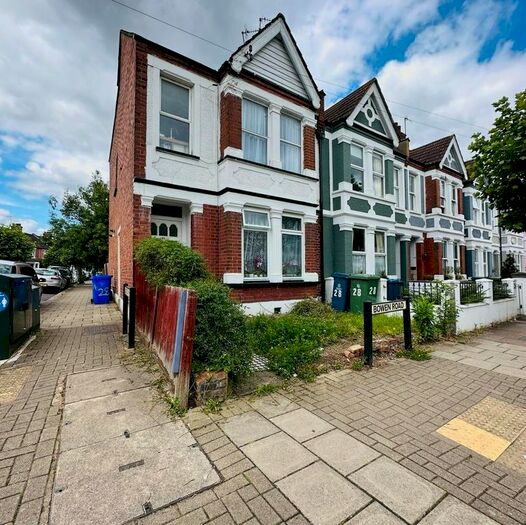Houses for sale in Bowen Road, Harrow, HA1