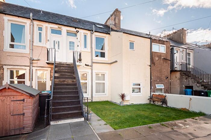 3 Bedroom Maisonette For Sale In Russell Place, Kirkcaldy, KY1