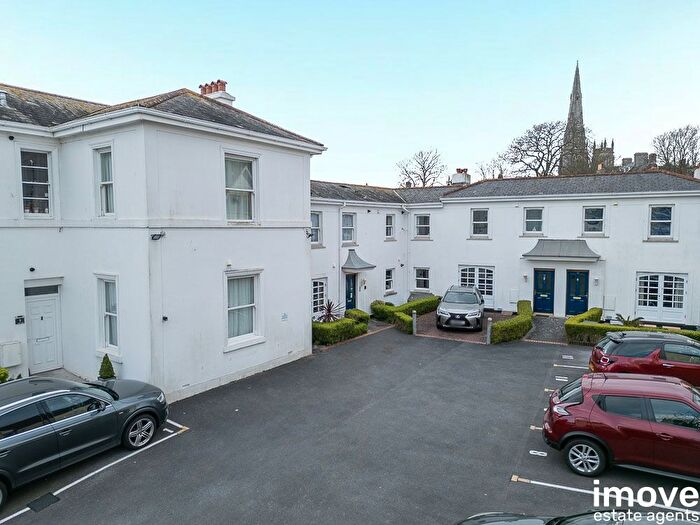 2 Bedroom Flat For Sale In Greenway Road, St. Marychurch, Torquay, TQ1