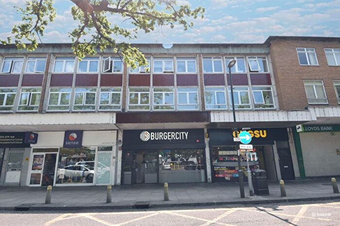 2 Bedroom Flat To Rent In The Boulevard, Northgate, Crawley, RH10