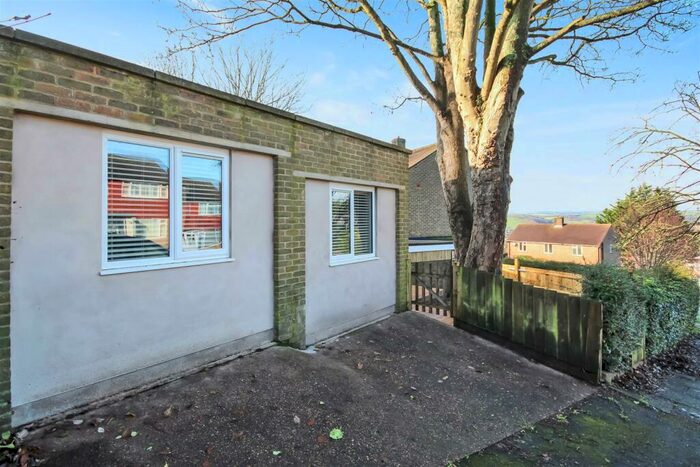 Studio To Rent In Westfield Crescent, Brighton, BN1