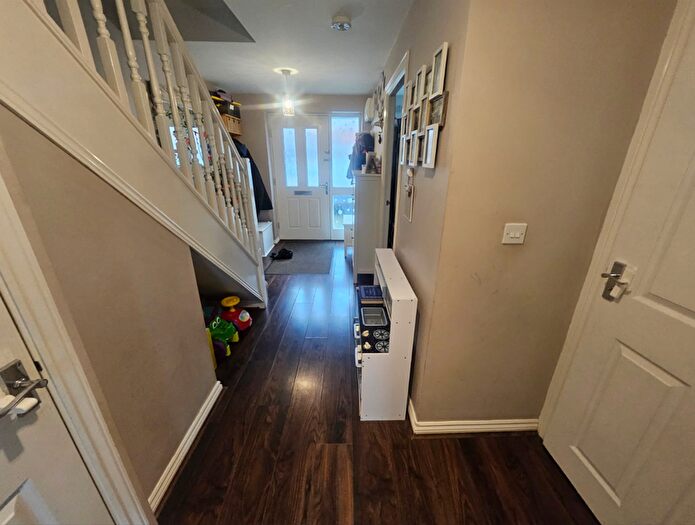 4 Bedroom Town House To Rent In Goodhart Crescent, Dunstable, Bedfordshire, LU6