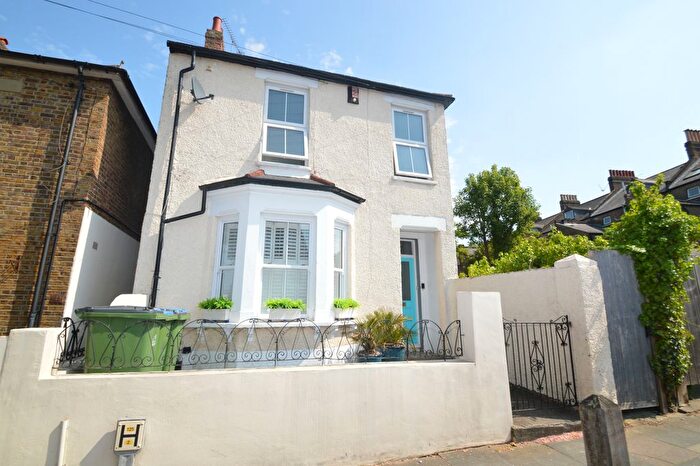 2 Bedroom Flat To Rent In Ripon Road, London, SE18