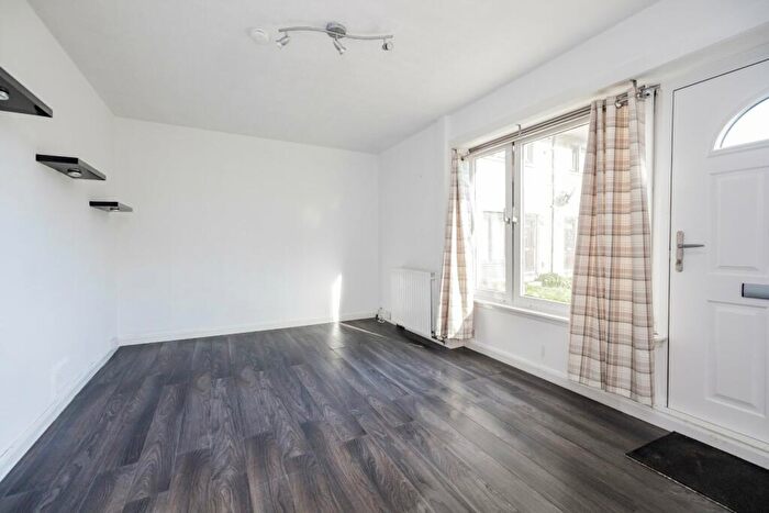 2 Bedroom Flat To Rent In Fernhill Road, Aberdeen, AB16