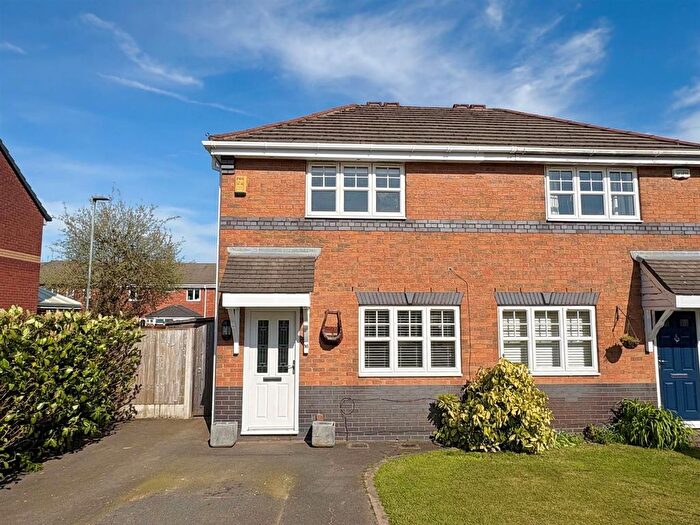 3 Bedroom Semi Detached House For Sale In Woodford Avenue, Lowton, Warrington, WA3