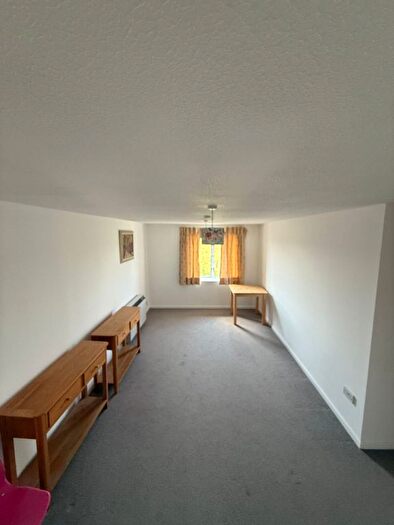 1 Bedroom Flat To Rent In Westminster Court, Enfield, EN3