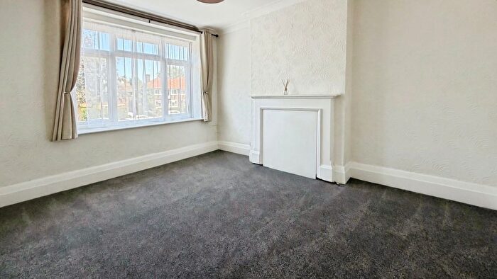 1 Bedroom Flat To Rent In Bromley Hill, Bromley, BR1