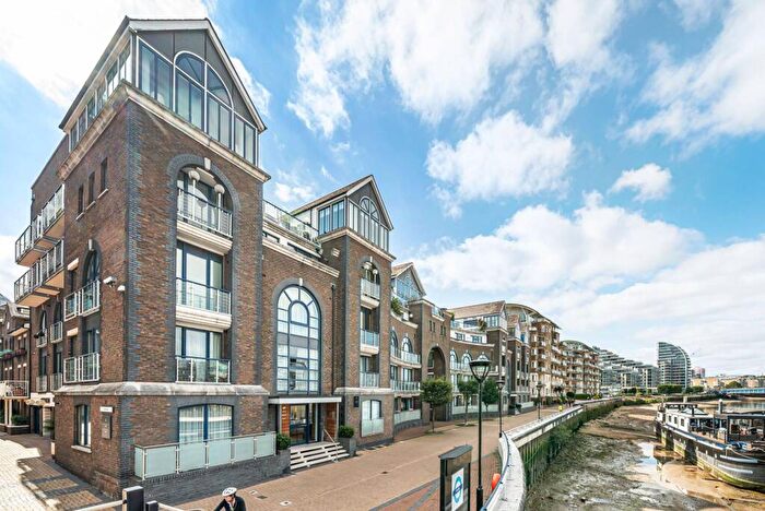 2 Bedroom Flat To Rent In Ivory House, Plantation Wharf, Battersea, London, SW11