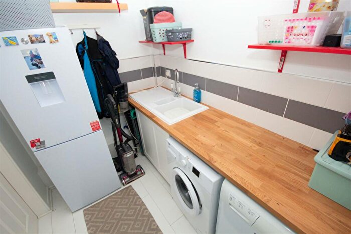 3 Bedroom Town House For Sale In Elvington Close, Congleton, Cheshire, CW12