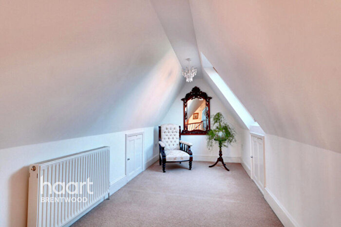 4 Bedroom Detached House For Sale In Ingrave Road, Brentwood, CM13