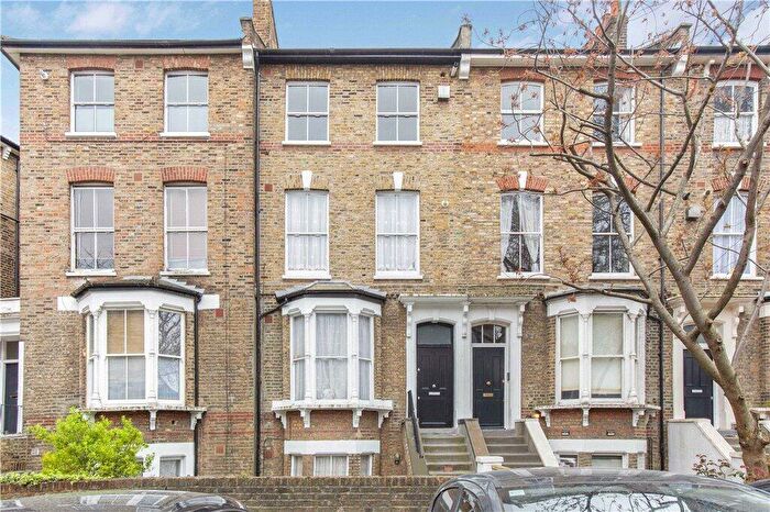 1 Bedroom Apartment For Sale In Colvestone Crescent, London, E8
