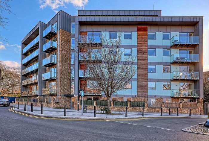 1 Bedroom Flat To Rent In Sewardstone Road, Bethnal Green, London, E2