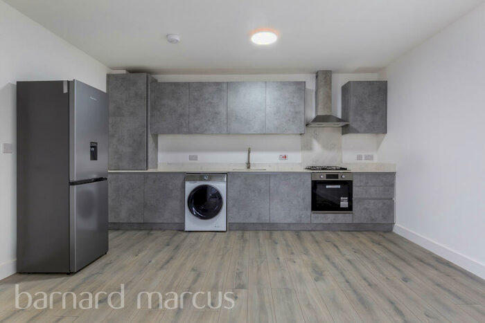 2 Bedroom Apartment To Rent In Avenue Road, Banstead, SM7