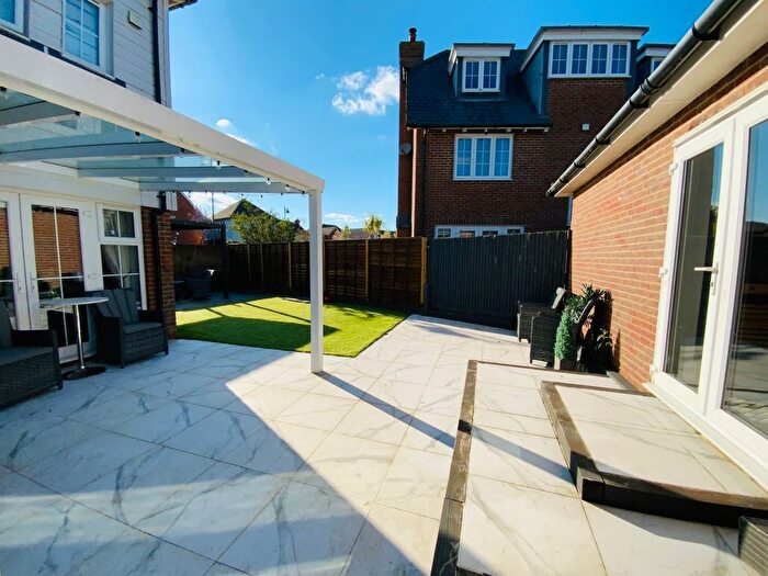 5 Bedroom Detached House To Rent In Holly Way, Kings Hill, ME19