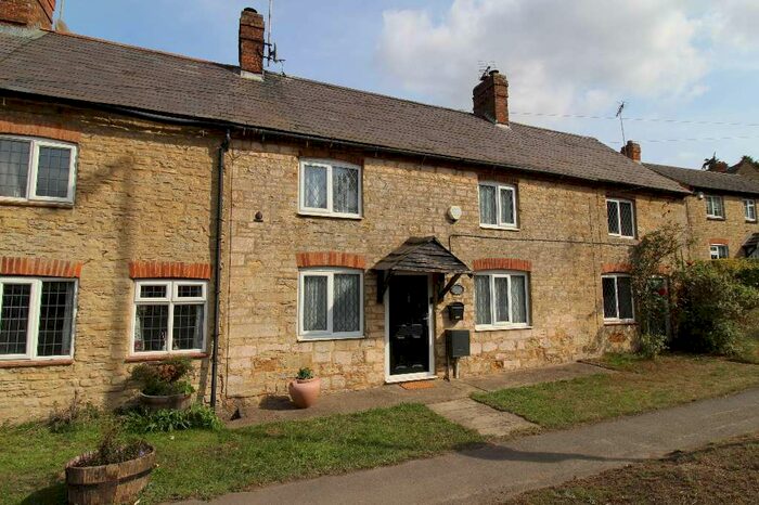 3 Bedroom Terraced House For Sale In Watling Street, Towcester, NN12