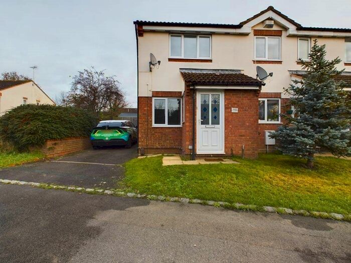 2 Bedroom Property To Rent In Lower Meadow, Quedgeley, Gloucester, GL2